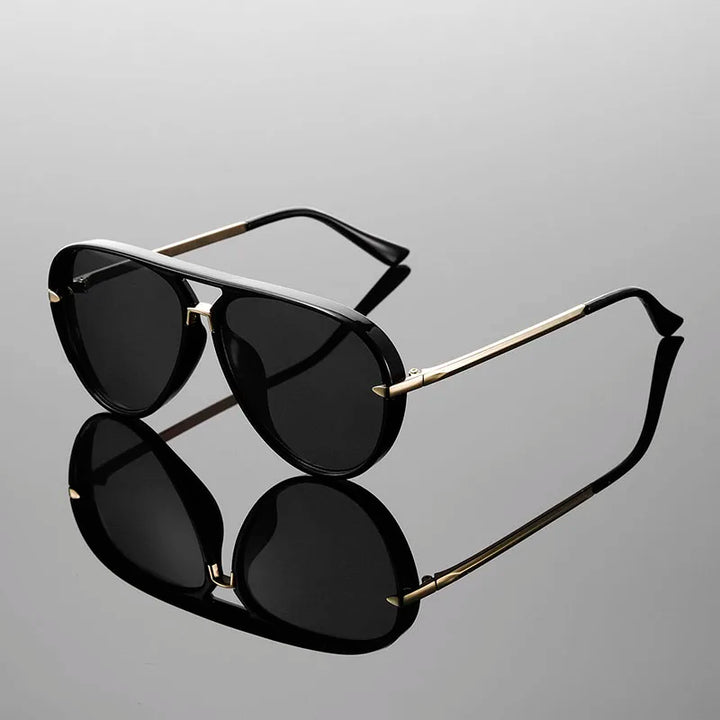 Stylish green women's polarized sunglasses with UV400 protection & durable frames, perfect summer eyewear.