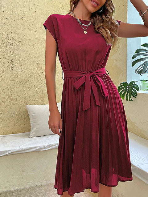 Casual women's short sleeve summer dress. Flattering design, comfortable for everyday wear in warm weather.