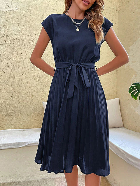 Versatile Amara short sleeve summer dress for women. Midi length, perfect for warm weather and everyday style.