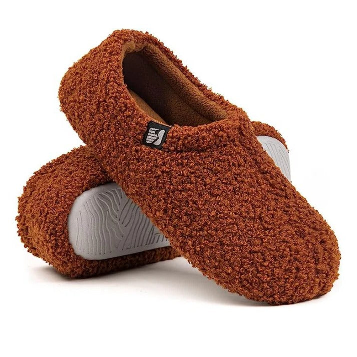 Warm women's home shoes with a secure closed-back design for ultimate relaxation.