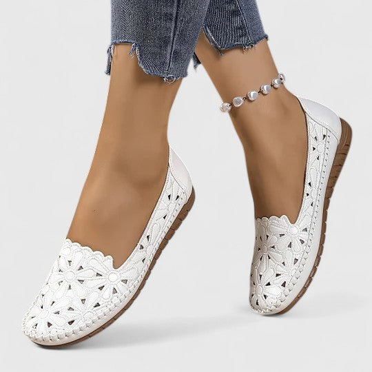 Comfortable slip-on ballet flats for women, perfect for everyday casual elegance in spring/summer.
