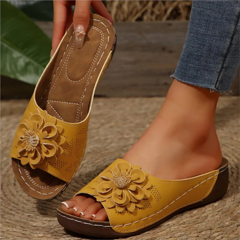 Women's floral Elarie comfort slides, a perfect gift for any summer wardrobe.