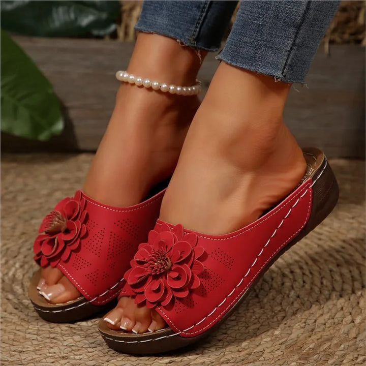 Elevated casual women's floral Elarie sandals, blending fashion & function.