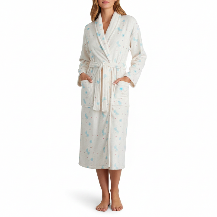 Warm women's floral pattern flannel bathrobe, perfect for relaxing at home