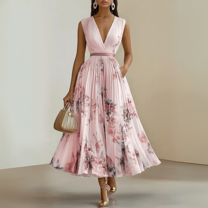 Lightweight women's sleeveless maxi dress, flowing fabric for ultimate comfort and versatile style.