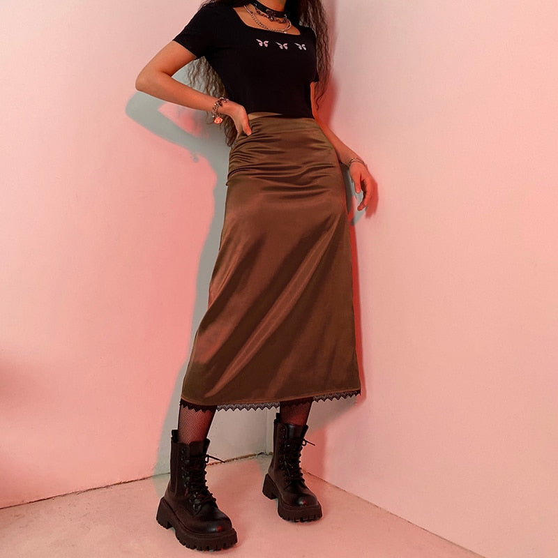 Women's flowy aesthetic long skirt in a soft fabric, perfect for elegant everyday wear.