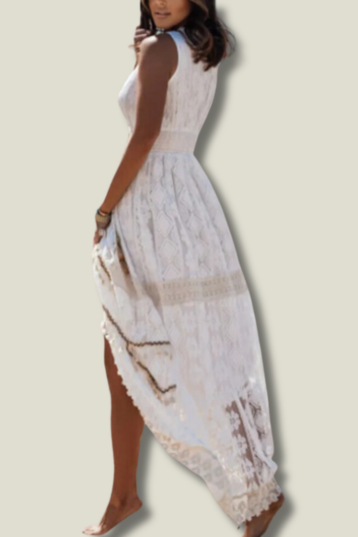 Sleeveless Bohemian "Luna" maxi dress for women, light and flowy, suitable for warm weather and beach days.