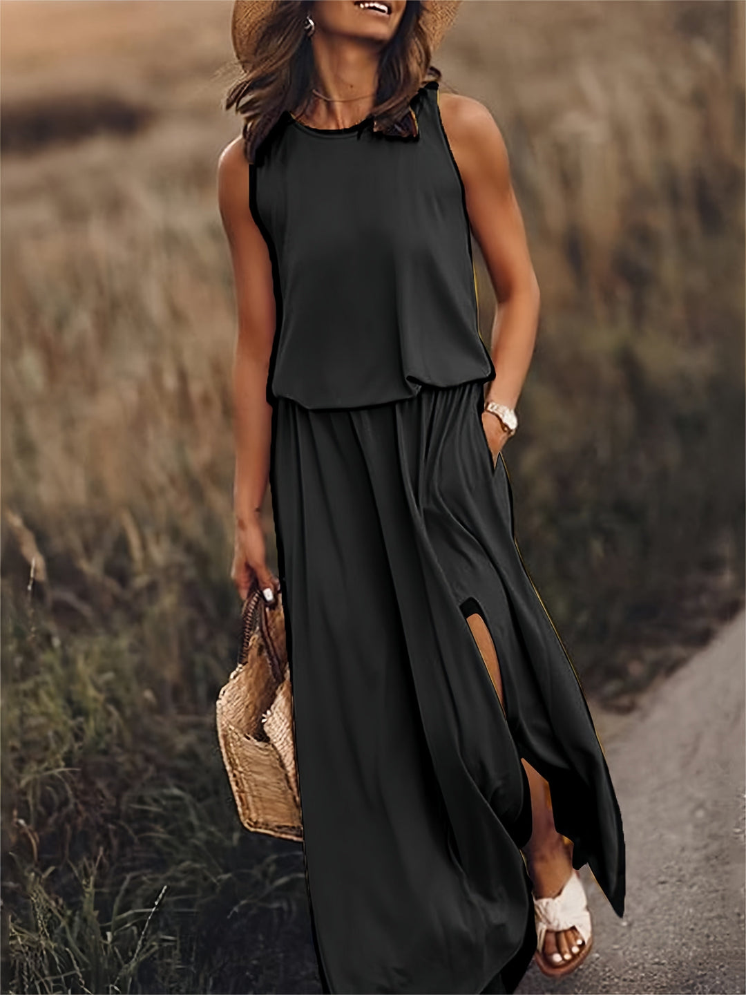Flowy summer maxi dress for women, ideal for vacation, with an elastic waist & a comfortable fit.