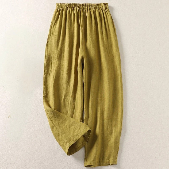 Stylish women's wide-leg flowy pants, ideal for spring, summer vacations, or relaxed everyday fashion.