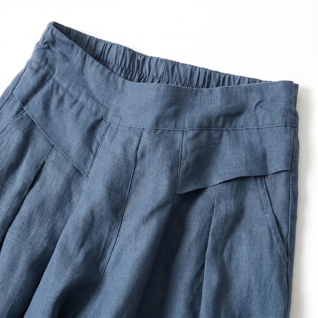 Comfortable women's wide leg summer pants in a soft, flowy fabric, ideal for warm weather.