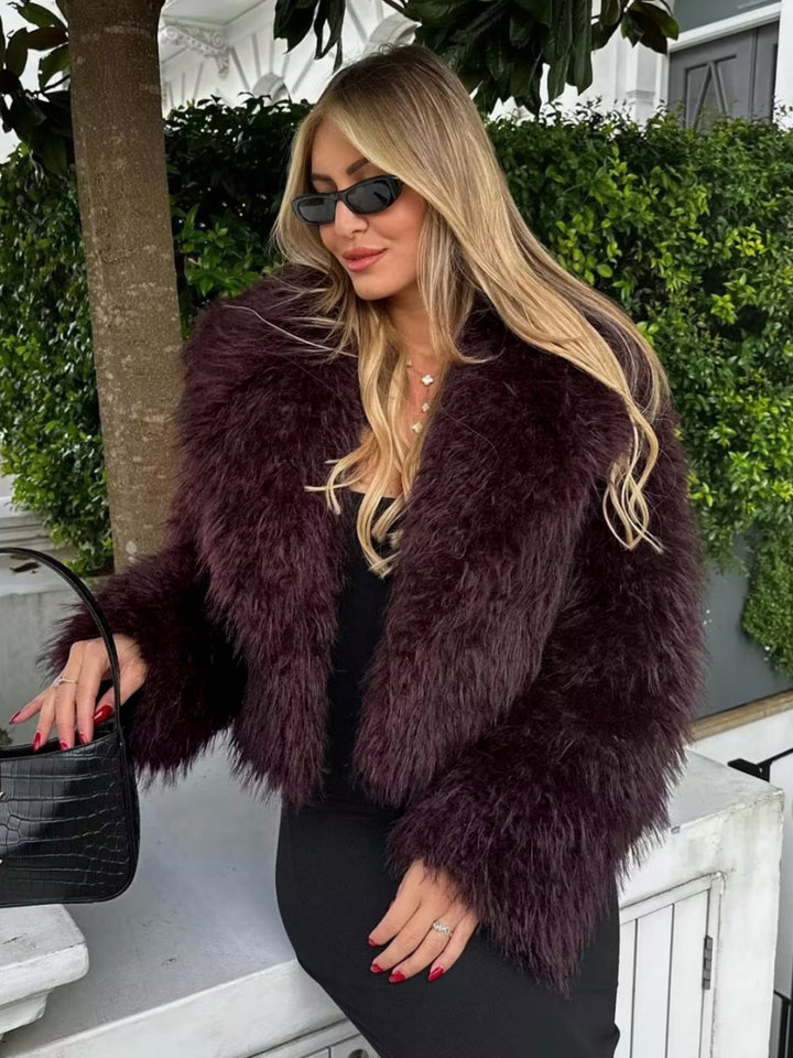 Stylish women's fluffy short jacket for versatile casual outerwear. Modern fit, comfortable & warm.