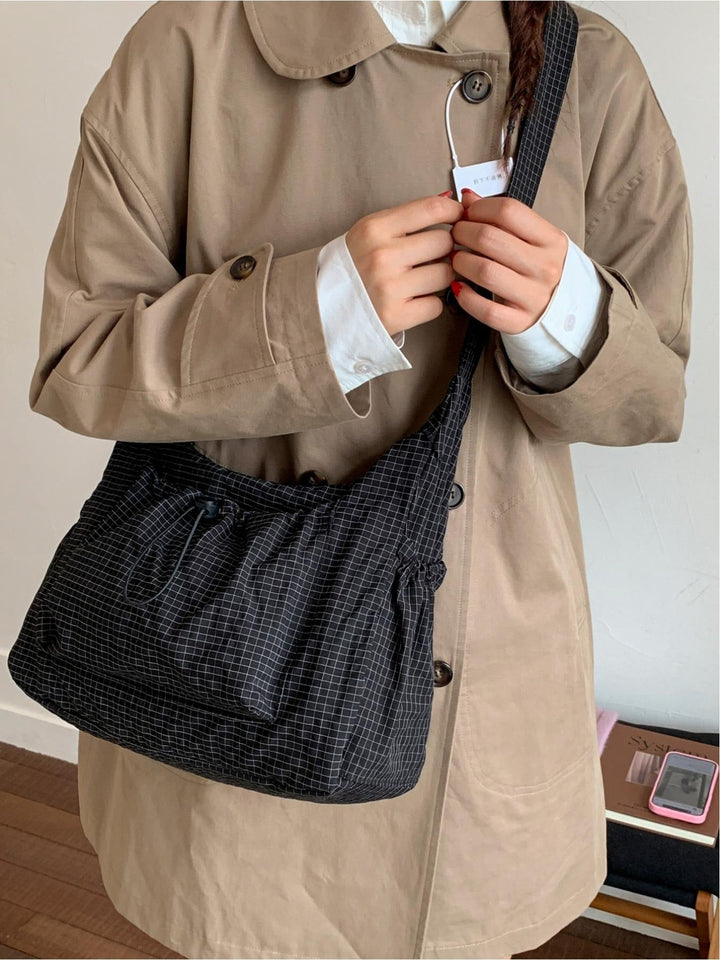 Durable cotton canvas gingham shoulder bag for women, a casual yet elegant daily use accessory.
