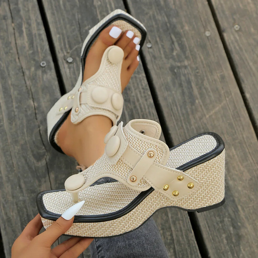 Women's casual summer slides, glossy texture, comfortable platform wedge.