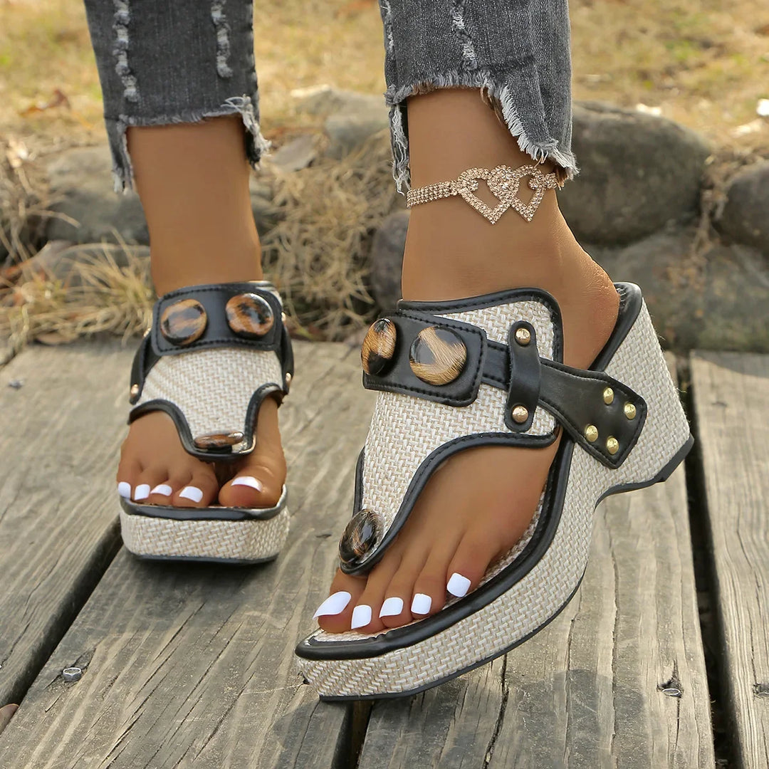 Women's casual open-toe platform slides with a glossy finish. Summer-ready footwear.