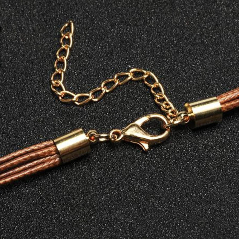 Boho gold feather necklace for women. Elegant and lightweight, this bohemian charm jewelry is a thoughtful gift.