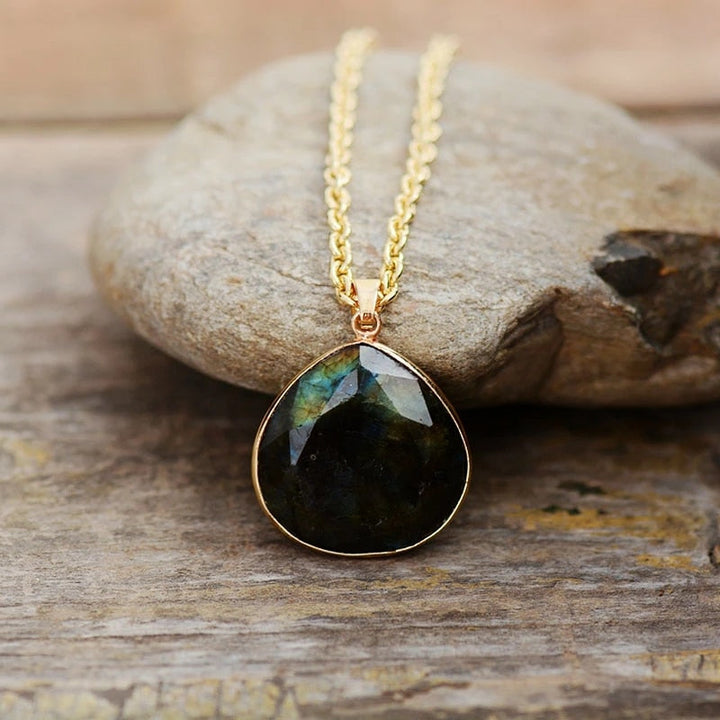 Stylish women's gold plated labradorite drop necklace, perfect for everyday wear or special occasions.