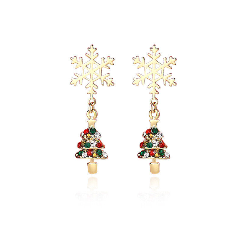 Elegant gold-plated snowflake earrings for women. Sparkling Christmas and holiday jewelry, ideal for festive parties.
