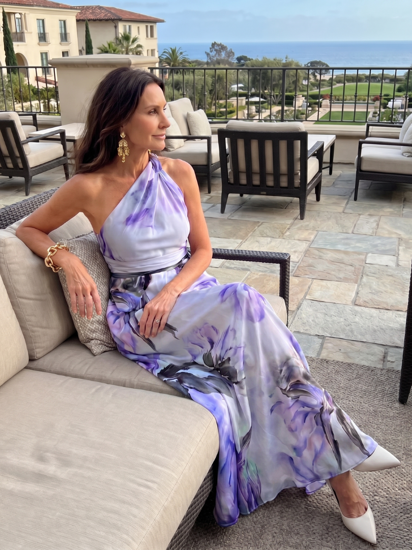 Elegant women's white halter maxi dress with a flowing skirt, a must-have casual summer wardrobe item.