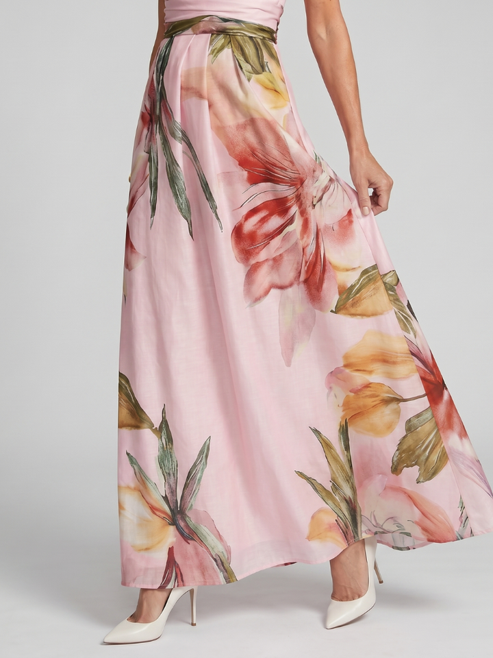 Close-up of the elegant halter neckline on a women's flowing summer maxi dress, front view detail.
