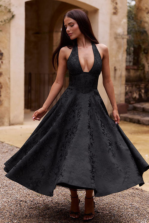 Elegant halterneck maxi dress for women, an A-line gown ideal for homecoming or prom.