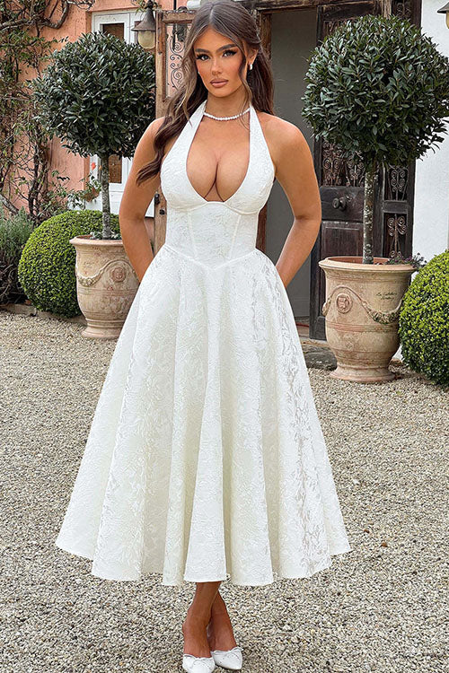 Stunning prom halterneck A-line dress, a flowy maxi gown for formal events.