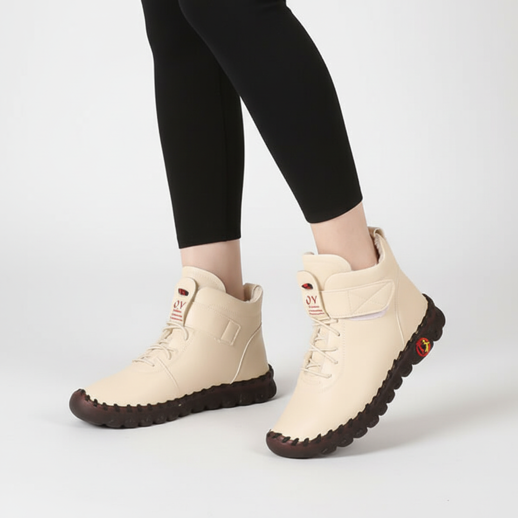 Comfortable women's high top winter boots with warm lining for optimal cold weather protection