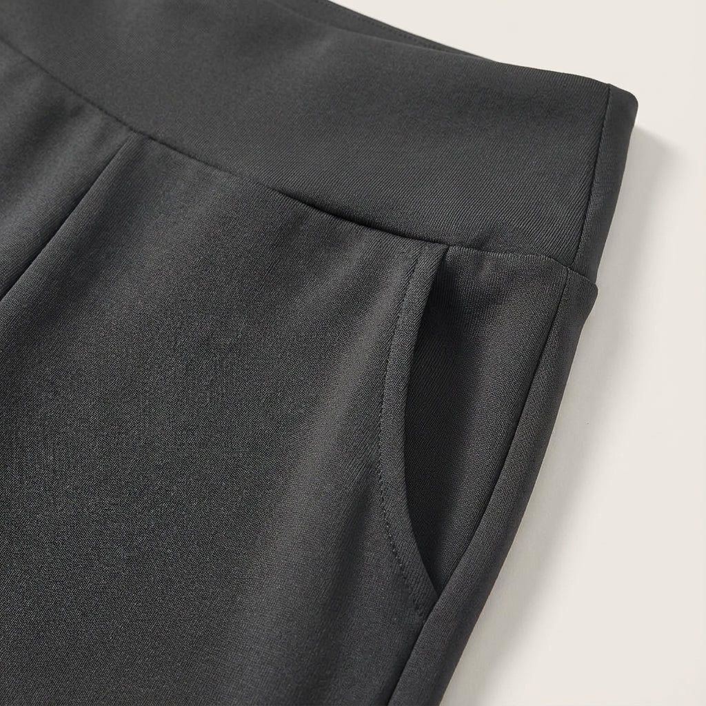 Comfortable women's high-waist flared pants, perfect for athletic activities or casual wear