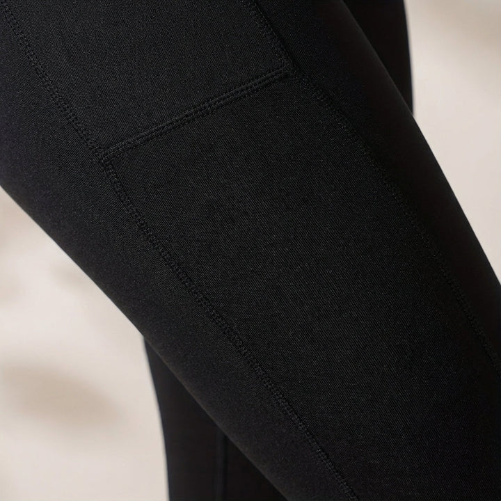 Sporty women's high-waisted leggings, suitable for intense workouts and yoga sessions.