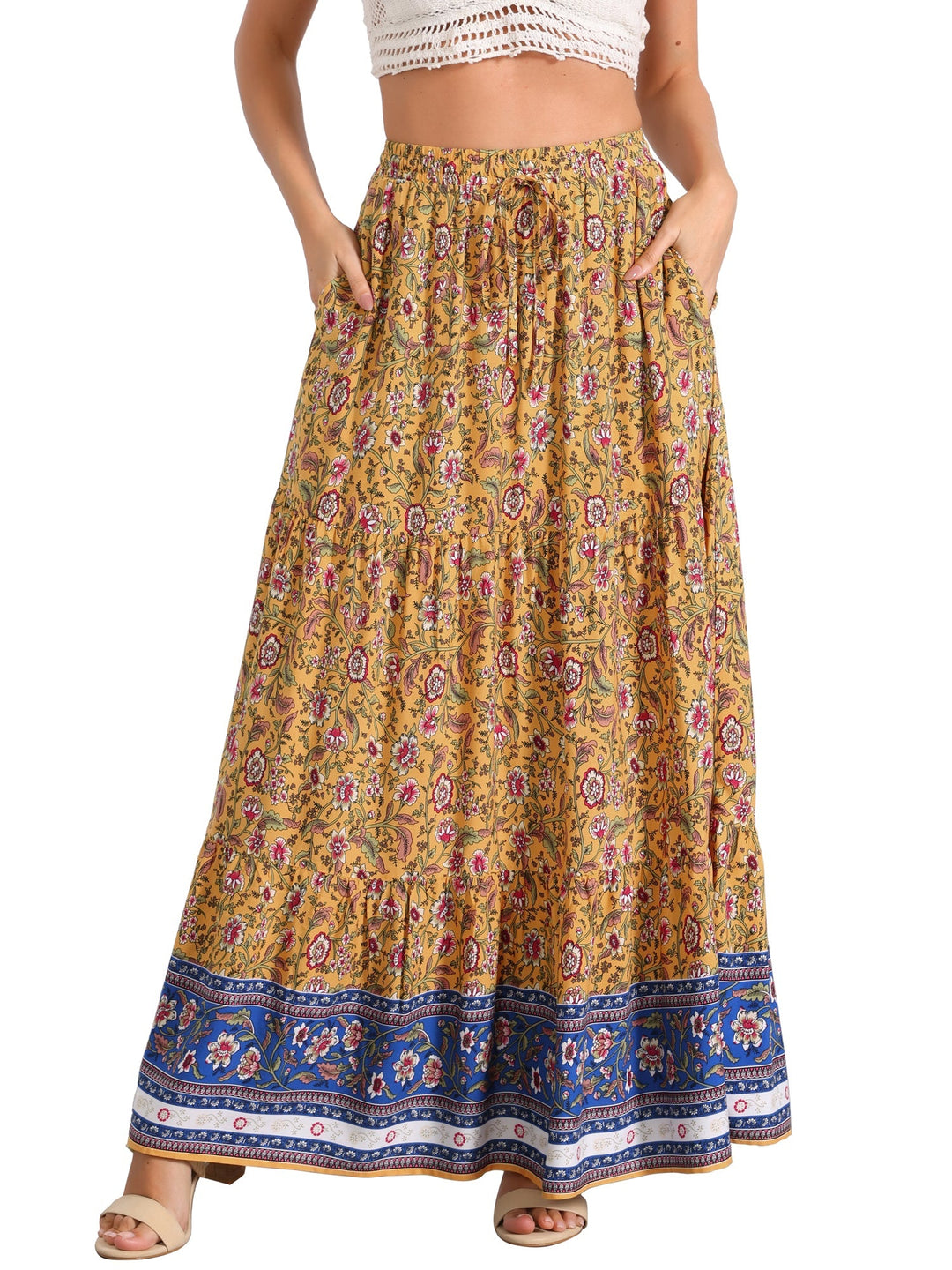 Flowing bohemian printed maxi skirt, high waist, featuring an alluring side slit, versatile.