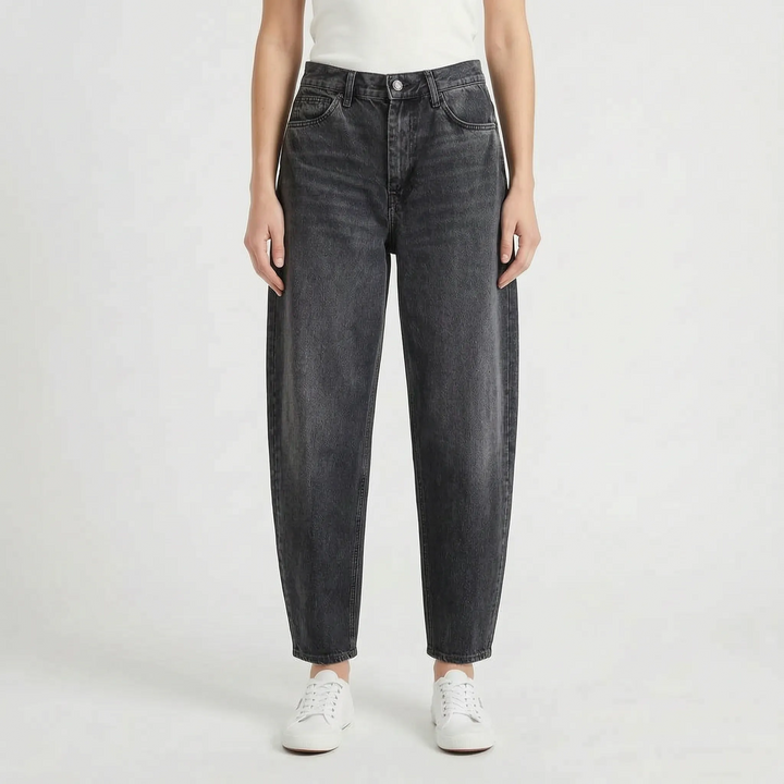 Modern women's high-waist barrel-leg pants, relaxed and comfortable, great for a fashionable casual look.
