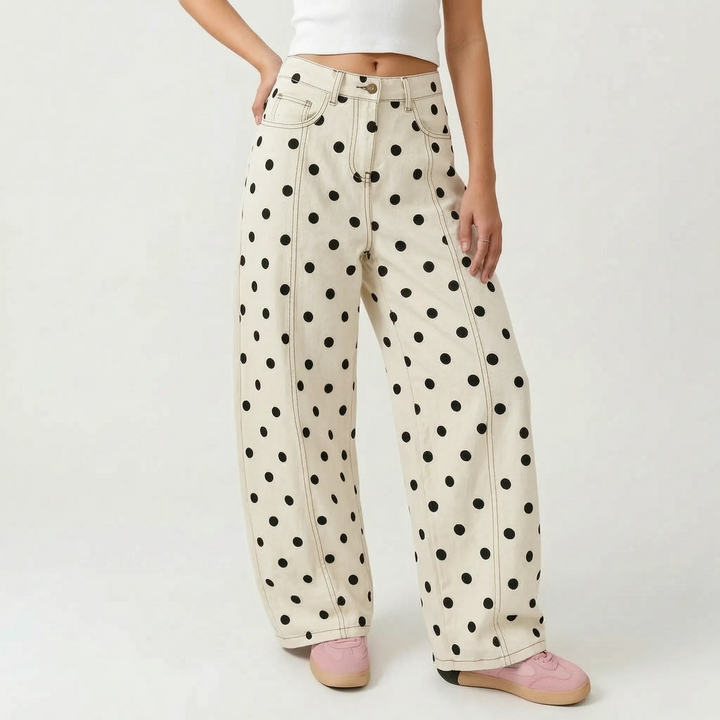 Women's high-waisted dotted barrel pants, relaxed fit, ideal for comfortable summer casual fashion.