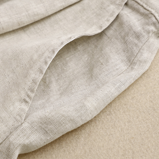 Chic women's flowy pleated shorts with a flattering high waist, a must-have for your summer wardrobe.