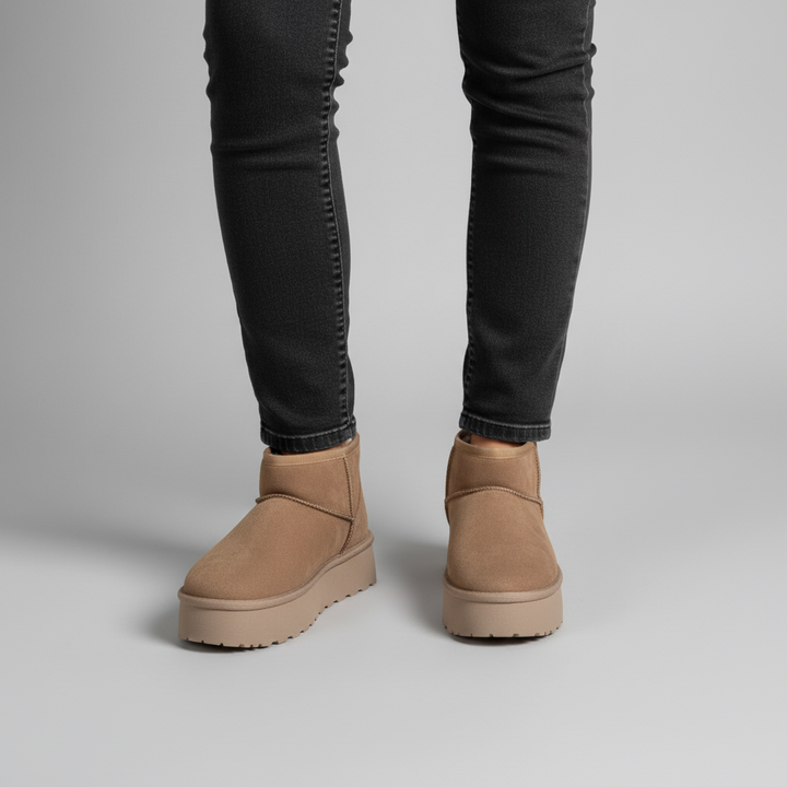Stylish women's winter boots, Paulina, with durable sole and warm insulation