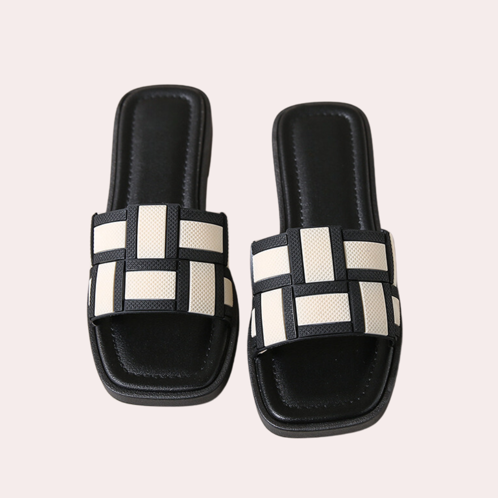 Women's comfortable Isla summer sandals, featuring an open-toe design and adjustable straps for casual elegance.