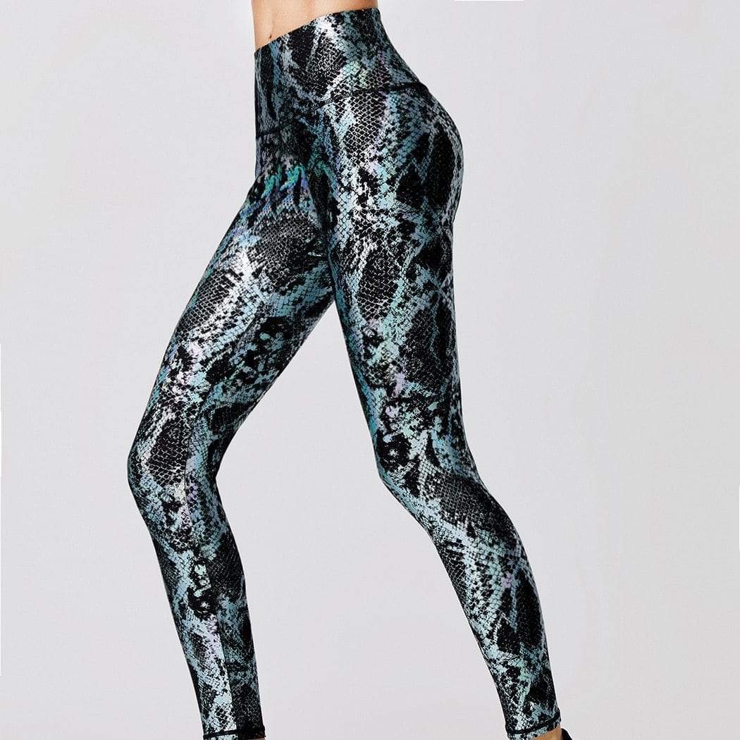 Isla women's high waist push-up leggings. Enhances curves, provides comfort, ideal for gym, yoga, & activewear.