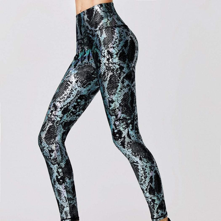 Isla women's high waist push-up leggings. Enhances curves, provides comfort, ideal for gym, yoga, & activewear.