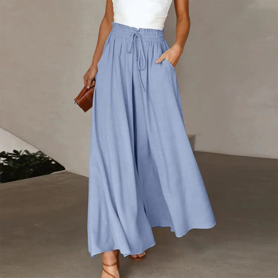 Fashionable Women's Isla high waist wide leg trousers. Embrace comfort & casual elegance with this chic design.