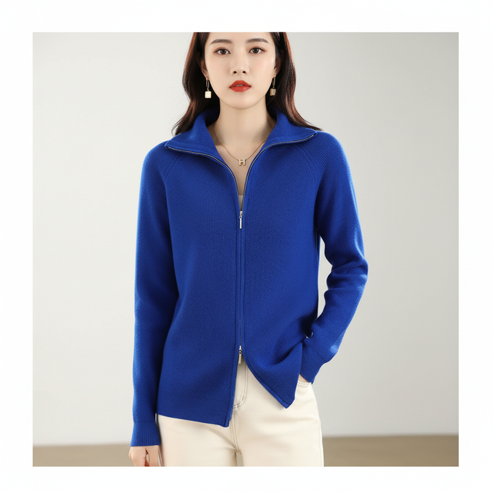 Soft women's knit wool blend sleeveless jacket, with a functional double zipper for easy wear.