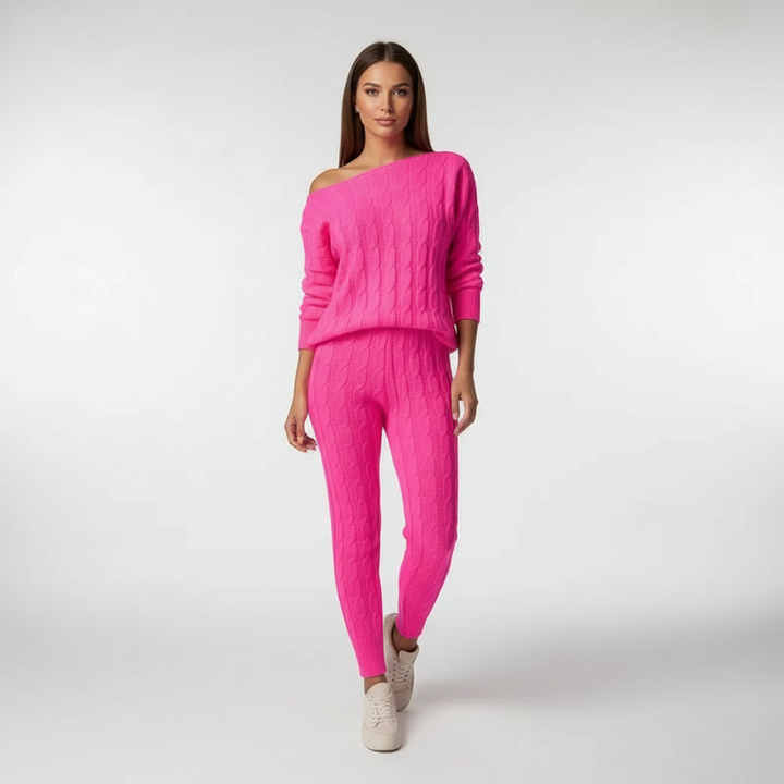 Cozy knitted two-piece tracksuit set for women, perfect for loungewear and winter outfits