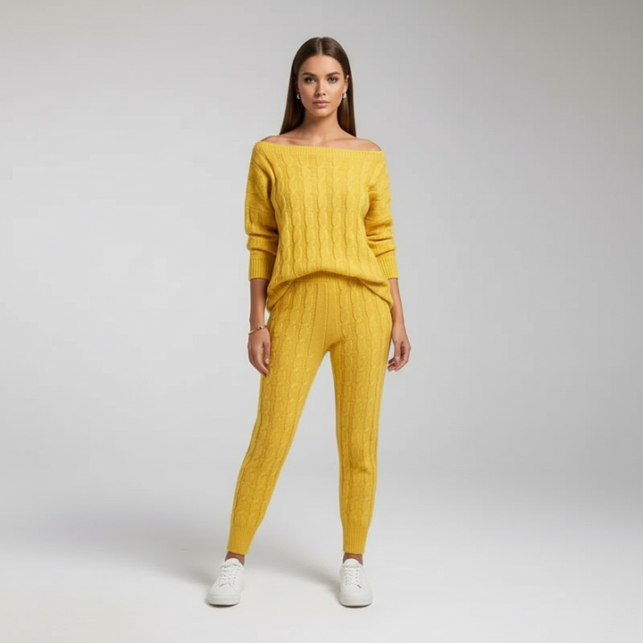 Knitted women's two-piece tracksuit, a cozy and stylish matching set for winter fashion