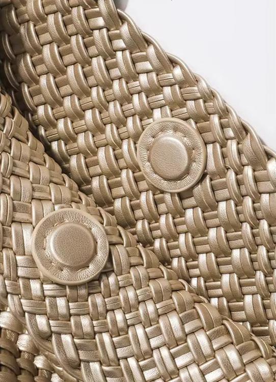 Everyday elegant women's large woven shoulder bag, perfect as a fashion accessory.