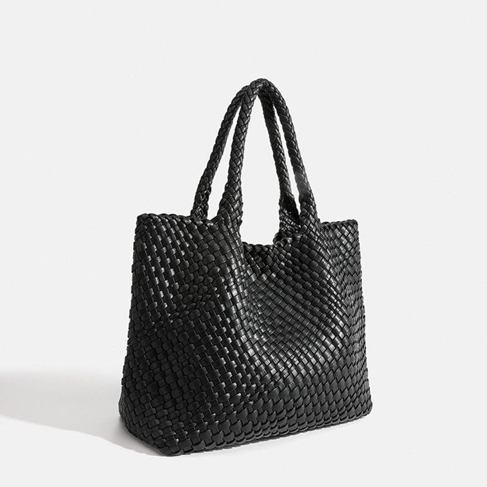 Casual women's large woven shoulder bag, a fashionable daily tote & accessory.