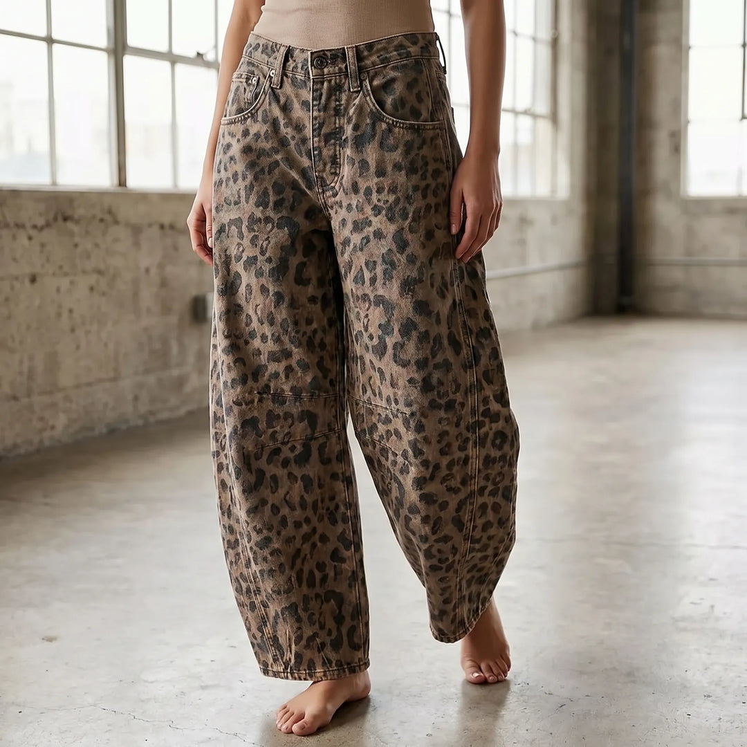 Women's leopard print barrel jeans, relaxed mid-rise fit, perfect for streetwear & casual vintage style.