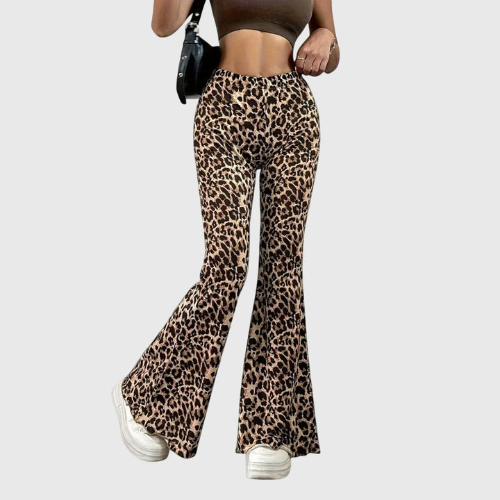 Women's leopard print bootcut pants, high-waist, for a stylish and comfortable fit. Trendy animal print fashion.
