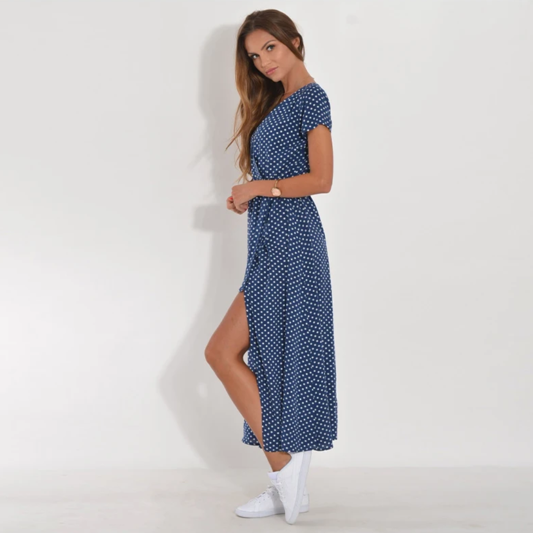 Relaxed fit women's summer dress in a light fabric. Versatile for casual spring fashion & comfort.