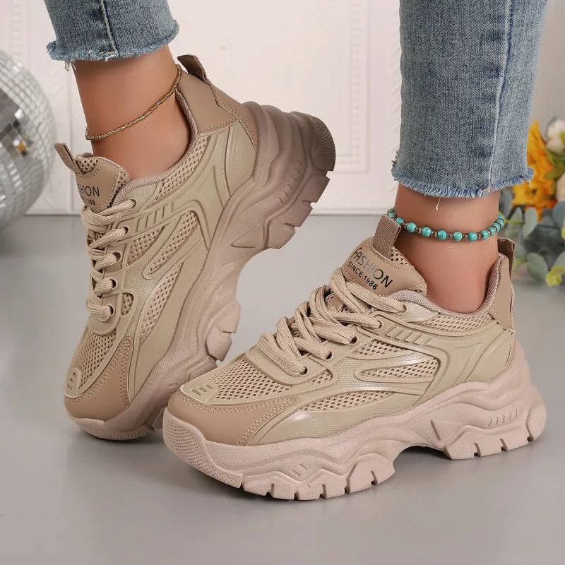Stylish women's comfort sneakers, perfect for everyday fashion and light activities.