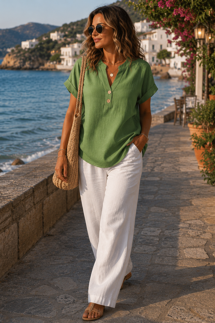 Comfortable women's lightweight shirt with button detail, ideal for everyday comfort and relaxed fit.