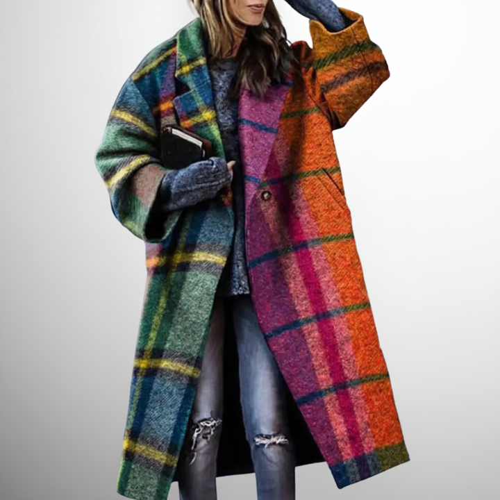 Casual women's autumn outerwear, 100% cotton jacket with practical pockets, comfortable fit.