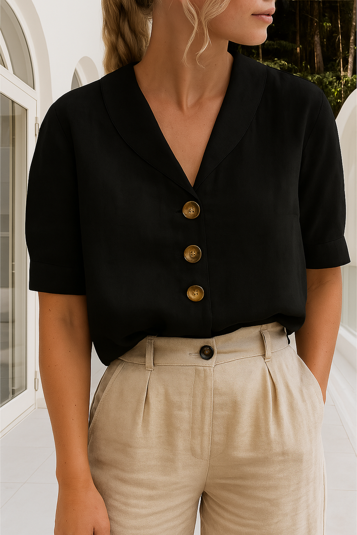 Breathable linen short sleeve t-shirt for women, a lightweight and relaxed summer top.
