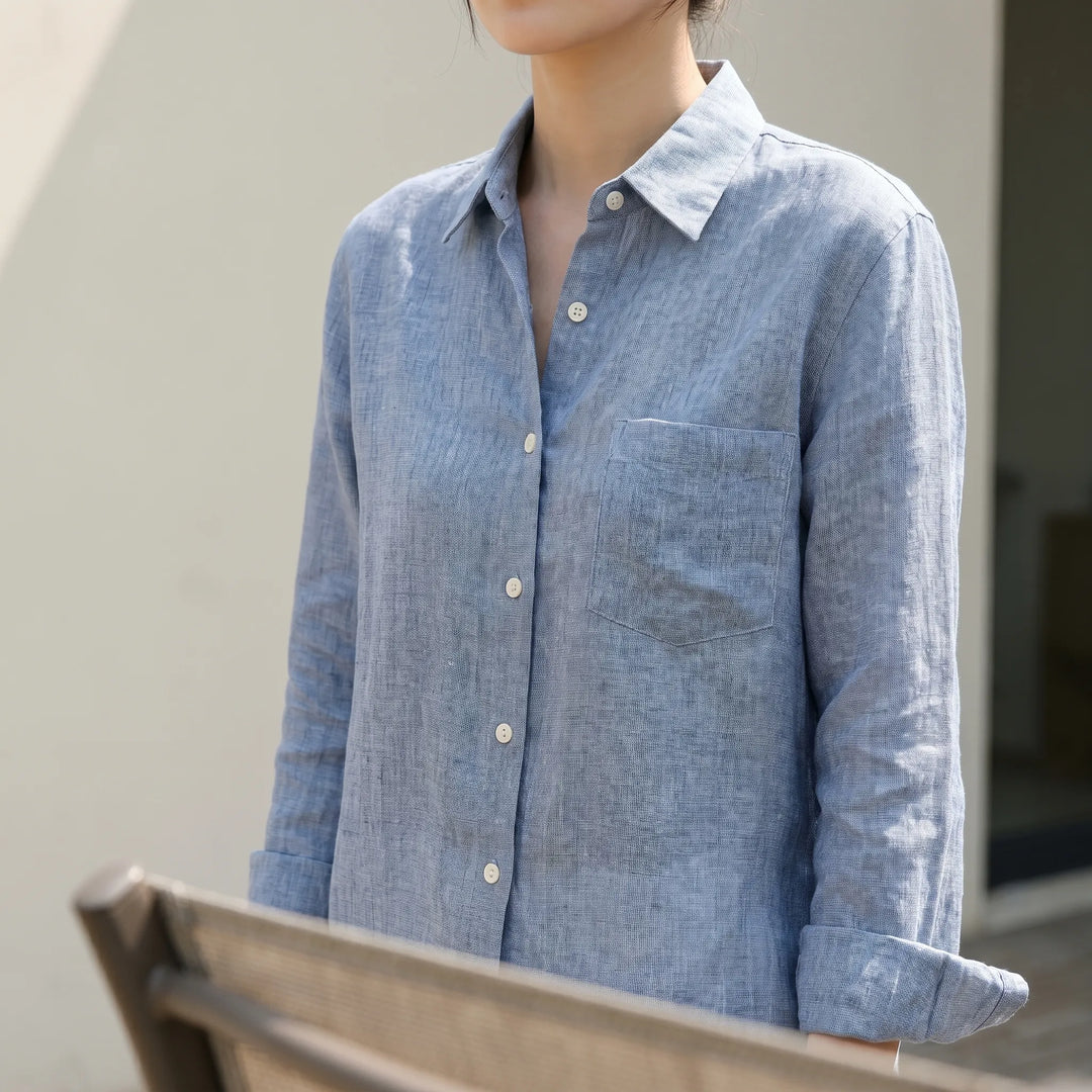 Women's lightweight long-sleeve button-up shirt in a relaxed fit. Perfect for casual everyday wear.